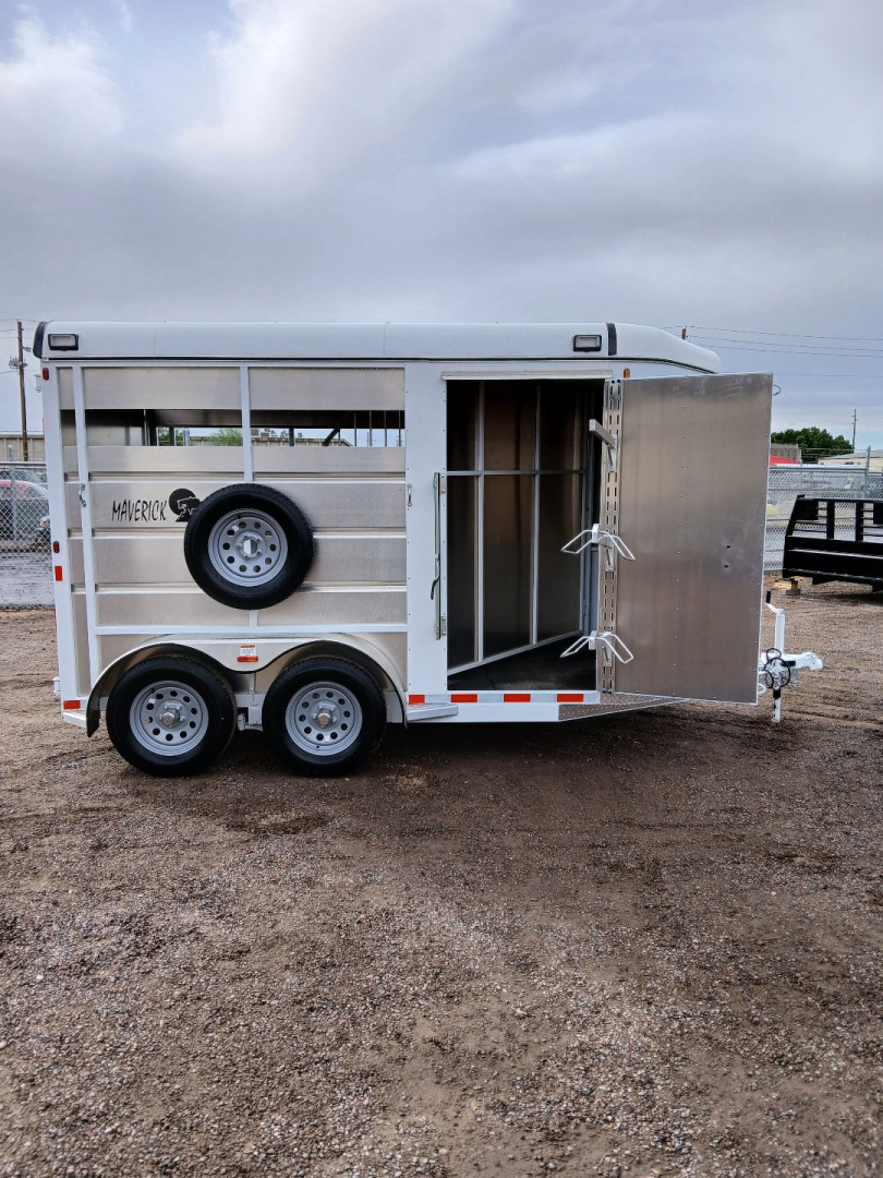New 2025 MAVERICK TRAILERS 2H BP 13' Horse Trailer