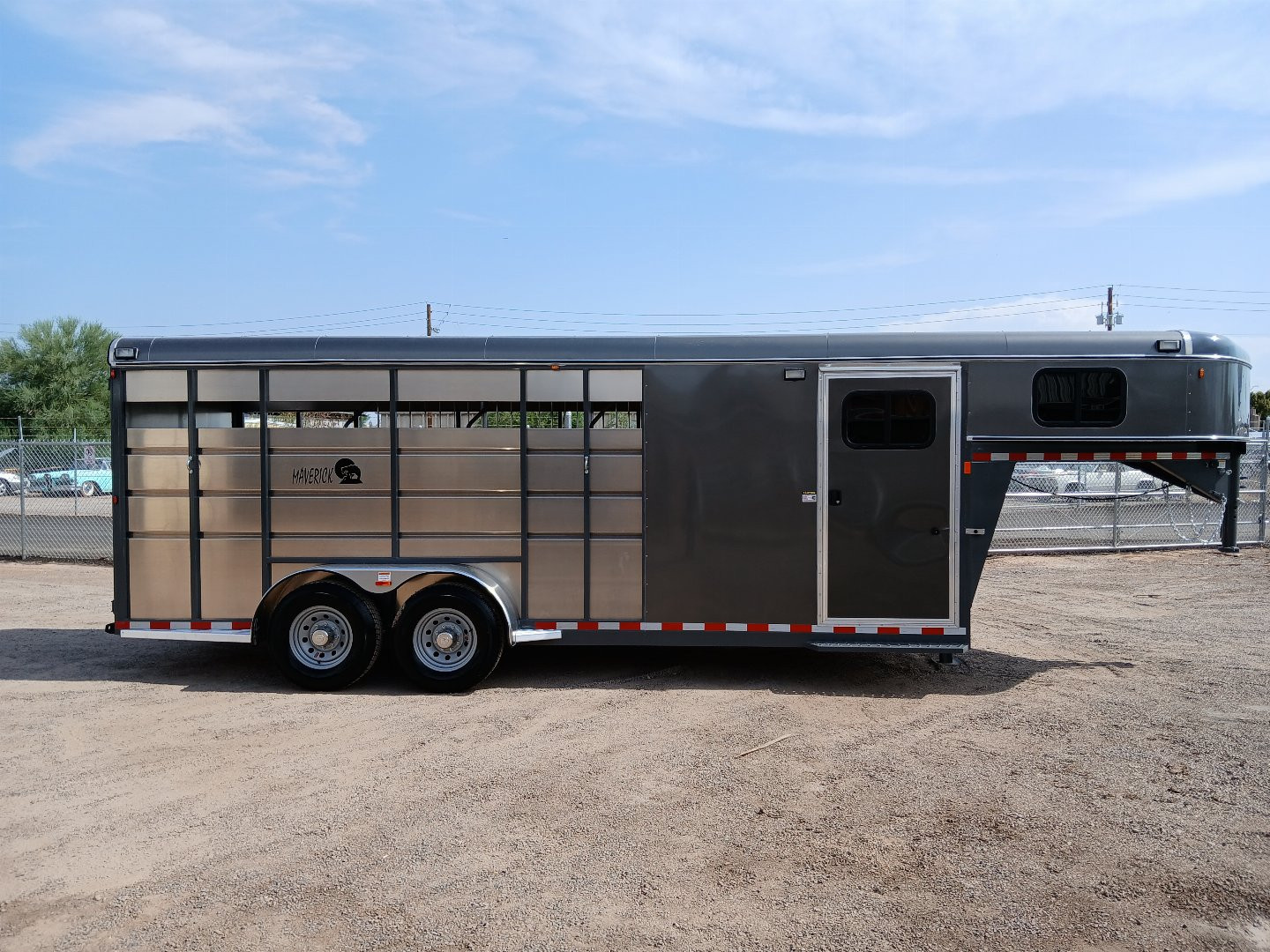 New 2025 MAVERICK TRAILERS MAVERICK 4H GOOSENECK Horse Trailer