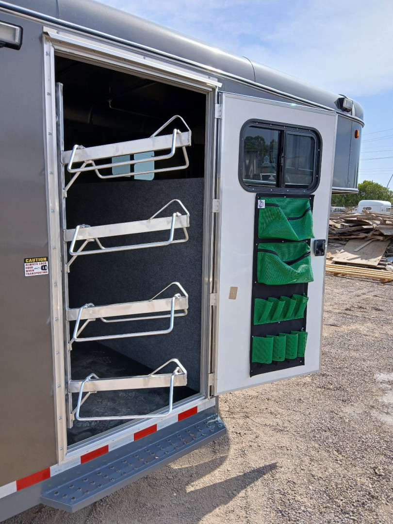 New 2025 MAVERICK TRAILERS MAVERICK 4H GOOSENECK Horse Trailer