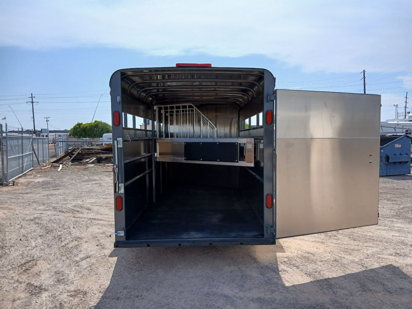 New 2025 MAVERICK TRAILERS MAVERICK 4H GOOSENECK Horse Trailer
