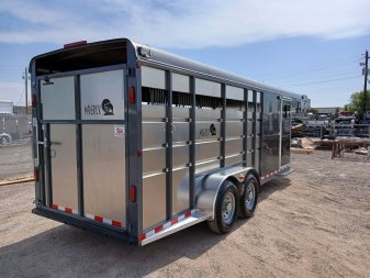 New 2025 MAVERICK TRAILERS MAVERICK 4H GOOSENECK Horse Trailer