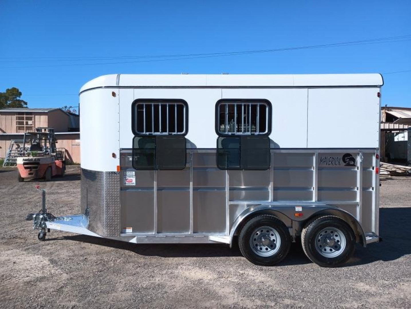 New 2024 MAVERICK TRAILERS MAV LITE DELUXE 2H BP WB SZ Horse Trailer