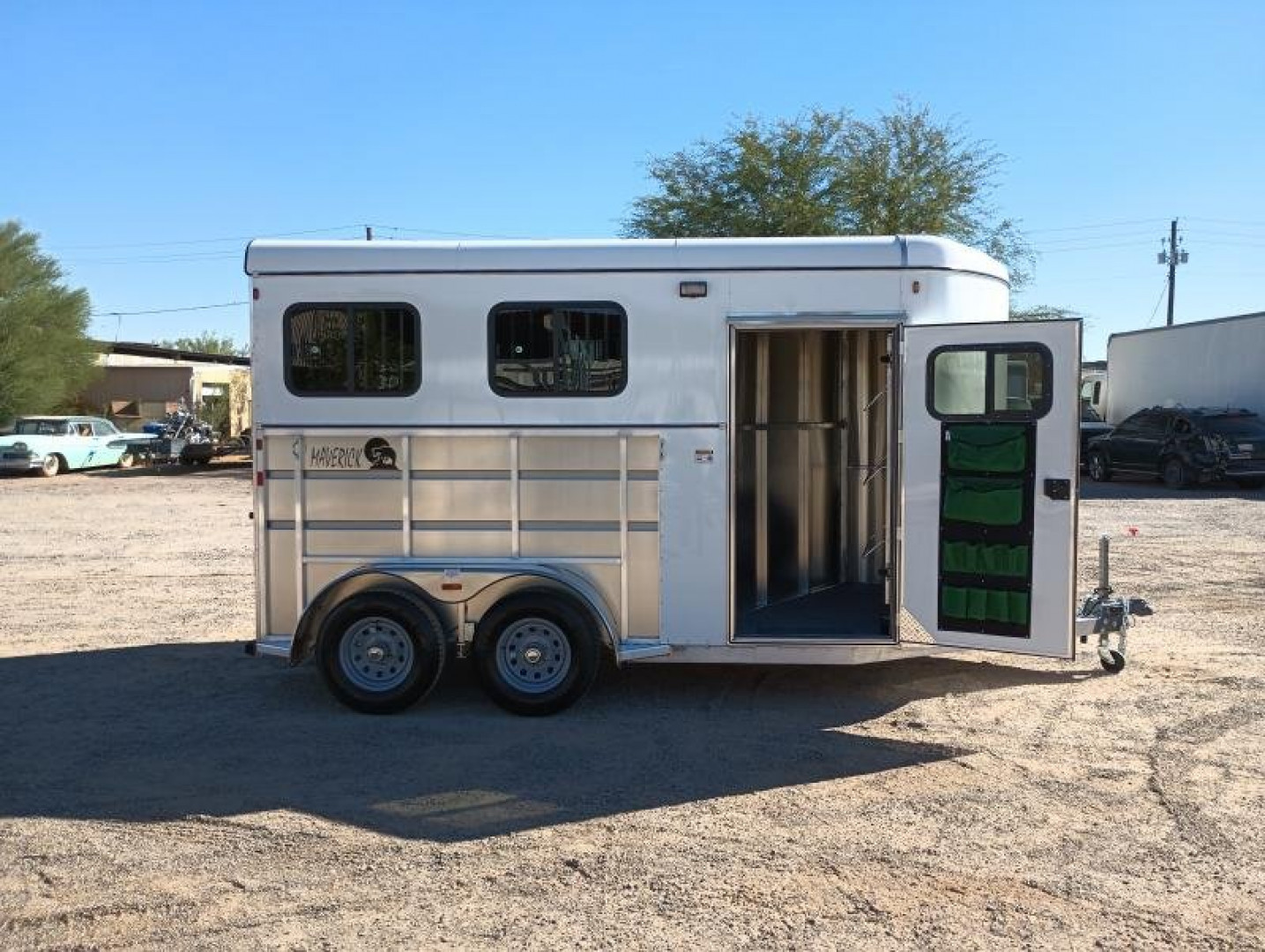 New 2024 MAVERICK TRAILERS MAV LITE DELUXE 2H BP WB SZ Horse Trailer