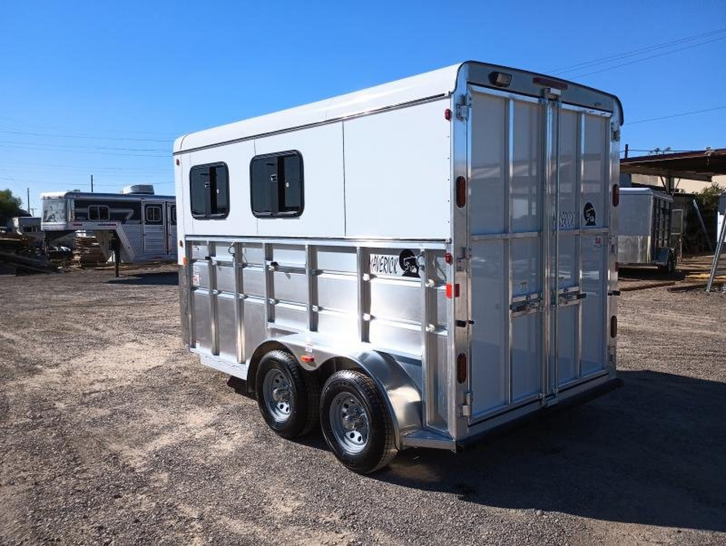 New 2024 MAVERICK TRAILERS MAV LITE DELUXE 2H BP WB SZ Horse Trailer