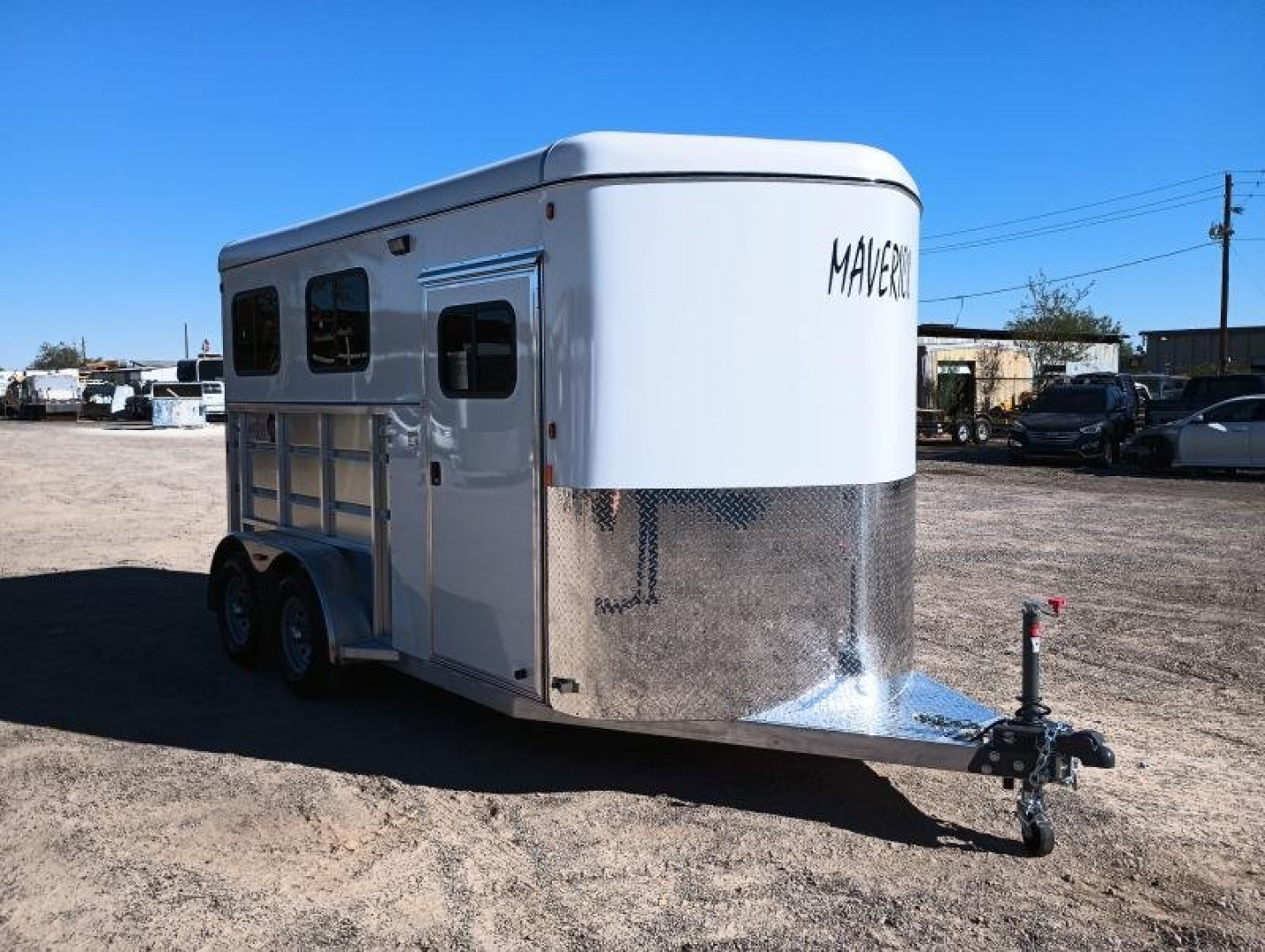 New 2024 MAVERICK TRAILERS MAV LITE DELUXE 2H BP WB SZ Horse Trailer