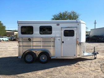 New 2024 MAVERICK TRAILERS MAV LITE DELUXE 2H BP WB SZ Horse Trailer