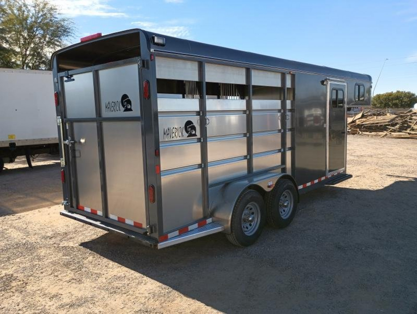 New 2024 MAVERICK TRAILERS MAVERICK 3H GOOSENECK Horse Trailer
