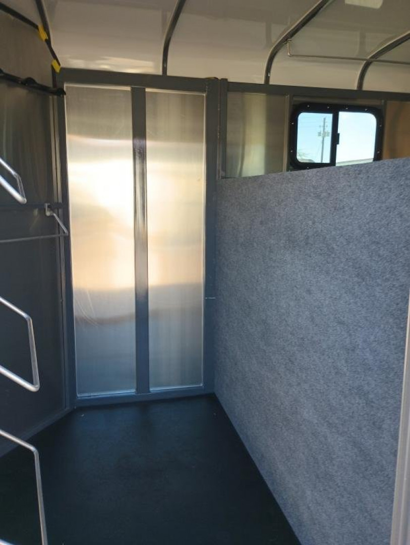 New 2024 MAVERICK TRAILERS MAVERICK 3H GOOSENECK Horse Trailer