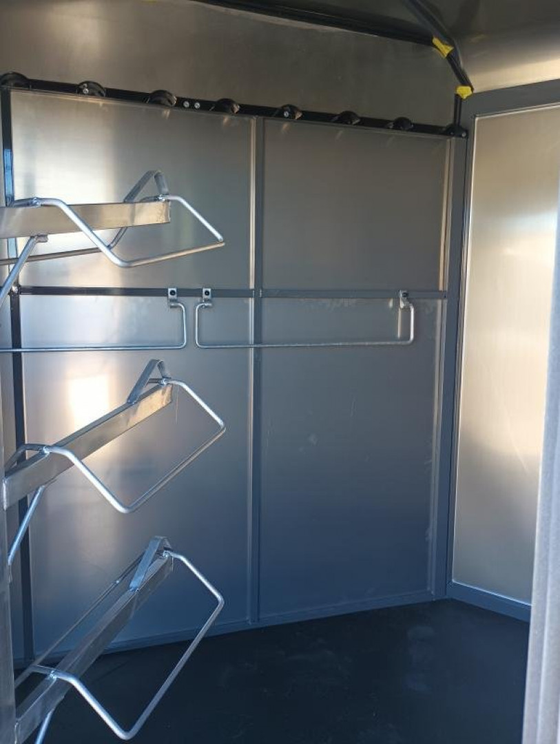 New 2024 MAVERICK TRAILERS MAVERICK 3H GOOSENECK Horse Trailer