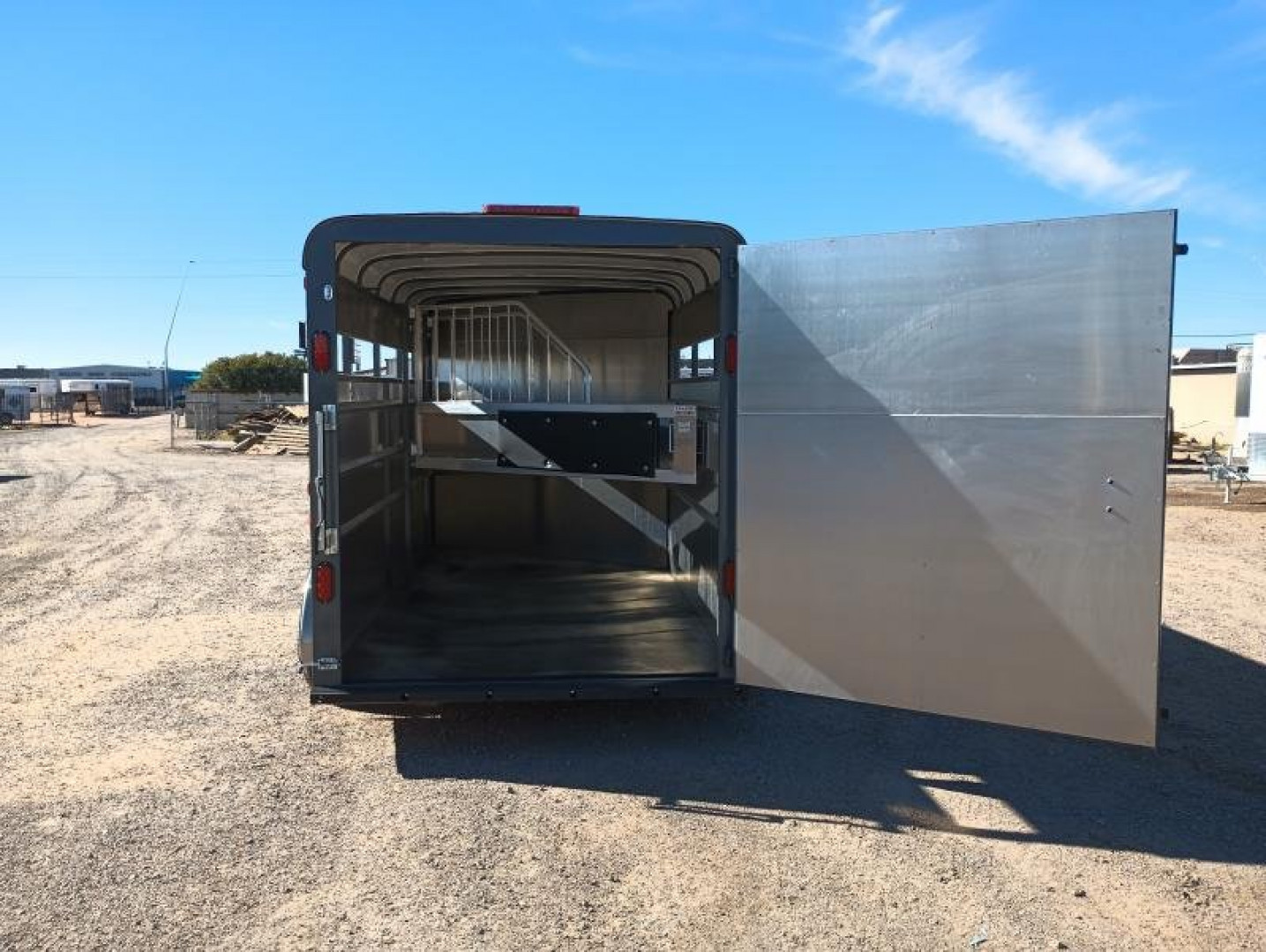 New 2024 MAVERICK TRAILERS MAVERICK 3H GOOSENECK Horse Trailer