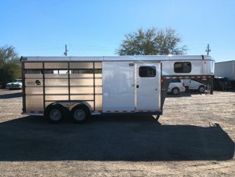 New 2024 MAVERICK TRAILERS MAVERICK 3H GOOSENECK Horse Trailer