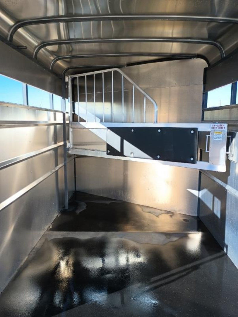New 2024 Maverick Trailers MAVERICK 2H HIGH SIDE BP Horse Trailer