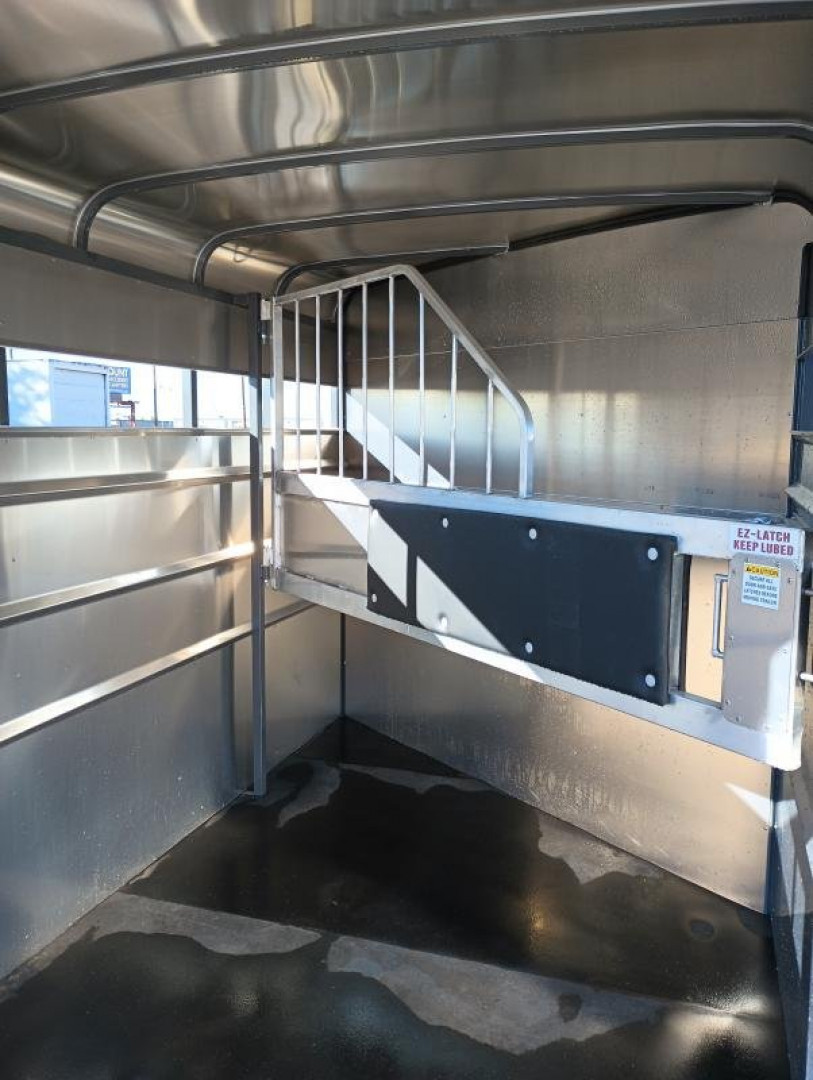 New 2024 Maverick Trailers MAVERICK 2H HIGH SIDE BP Horse Trailer