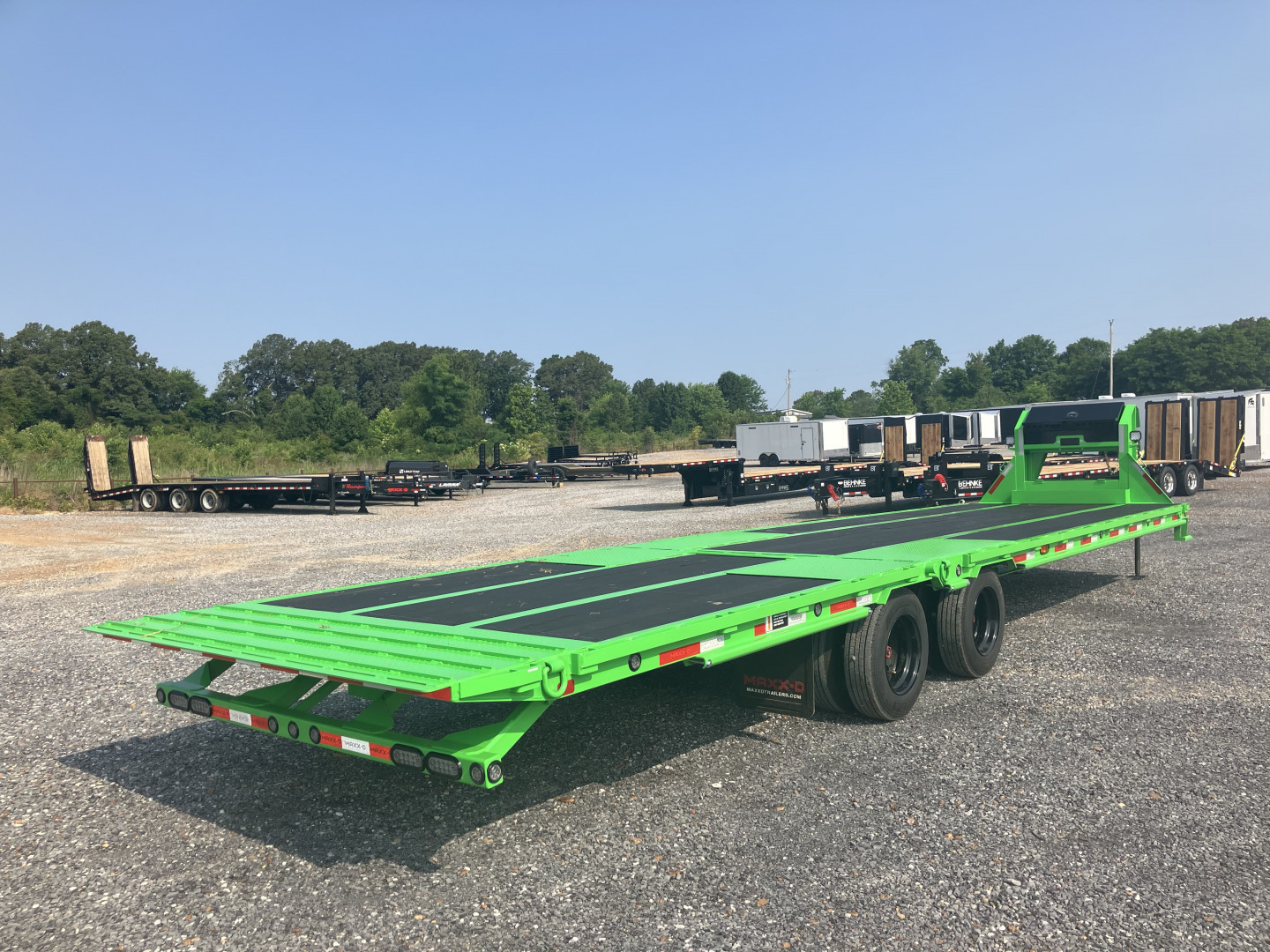 New 2026 MAXXD 102"X34' 30k Hyd Dove Gooseneck Trailer
