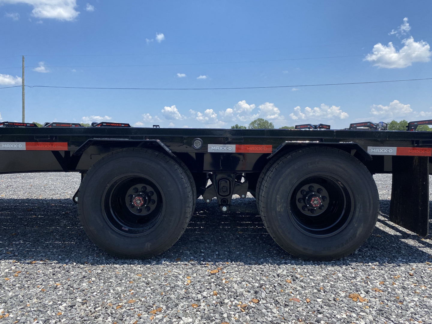 New 2026 MAXXD 102"X30' 25K Gooseneck Flatbed Trailer *ENGINEERED FRAME*