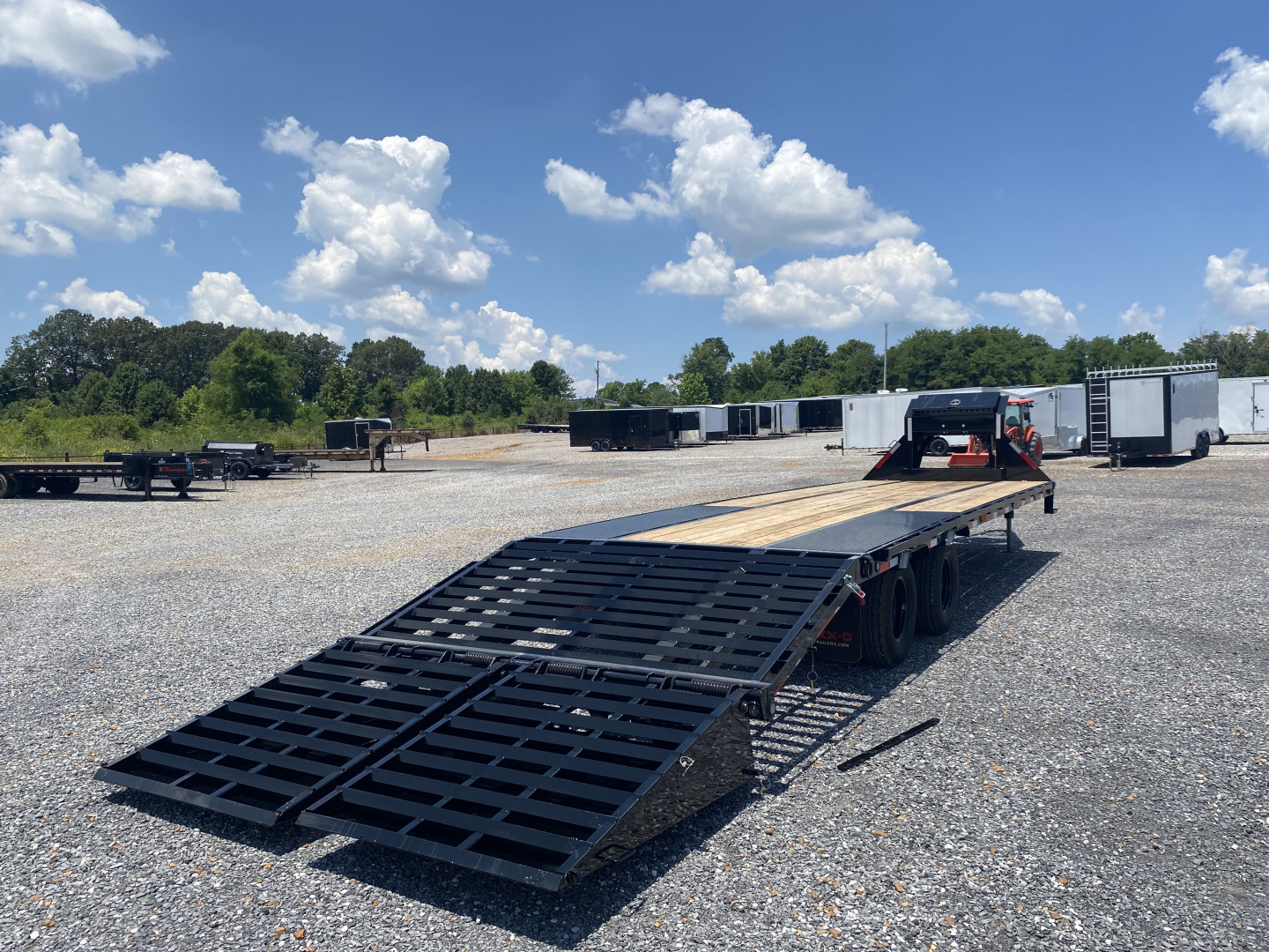 New 2026 MAXXD 102"X30' 25K Gooseneck Flatbed Trailer *ENGINEERED FRAME*