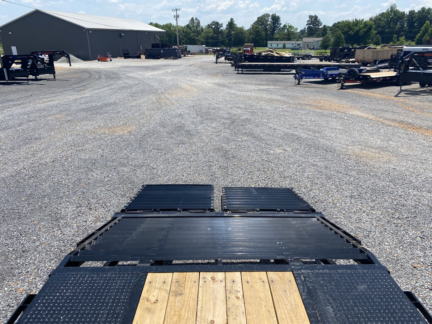 New 2026 MAXXD 102"X30' 25K Gooseneck Flatbed Trailer *ENGINEERED FRAME*