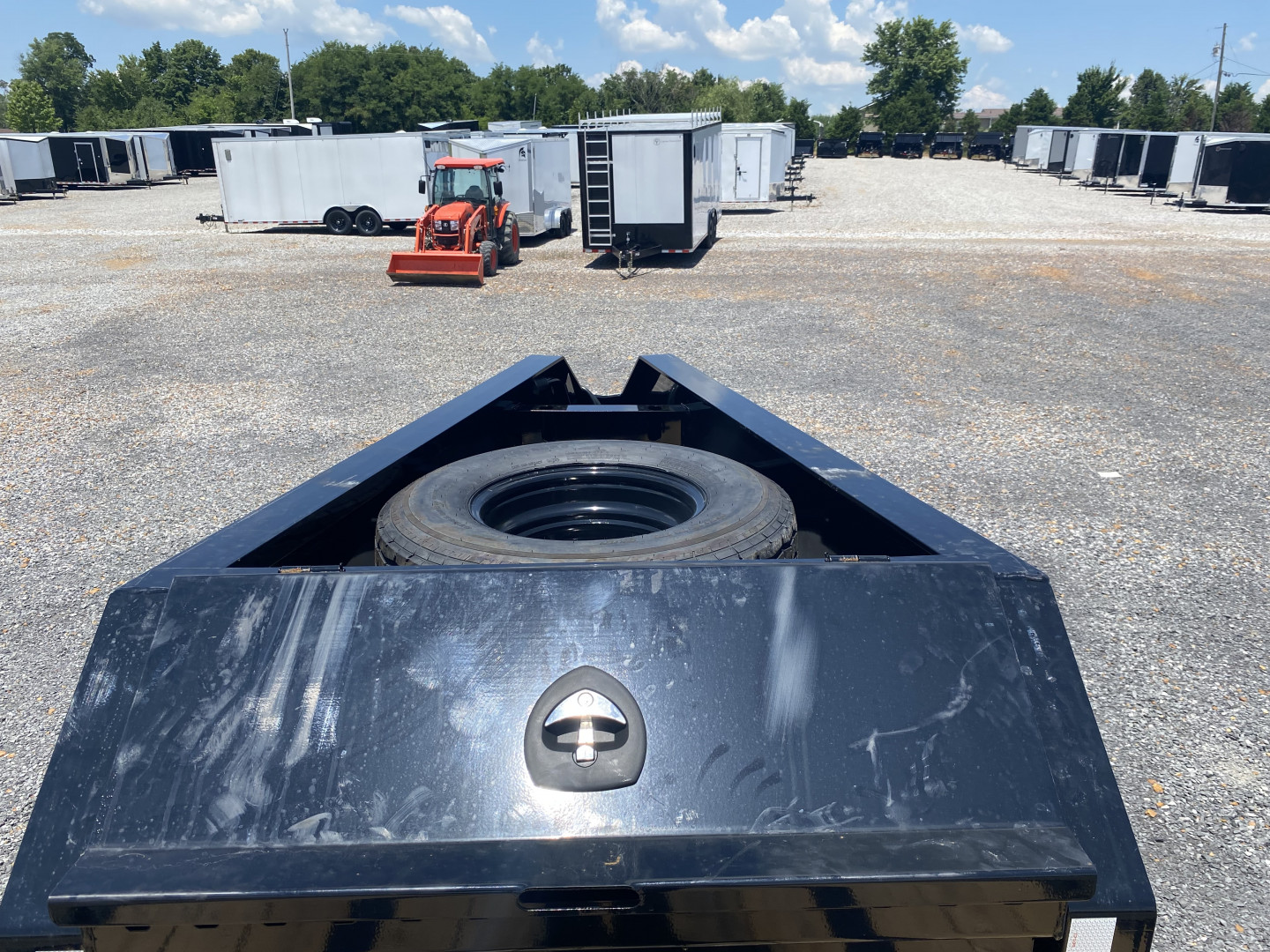 New 2026 MAXXD 102"X30' 25K Gooseneck Flatbed Trailer *ENGINEERED FRAME*