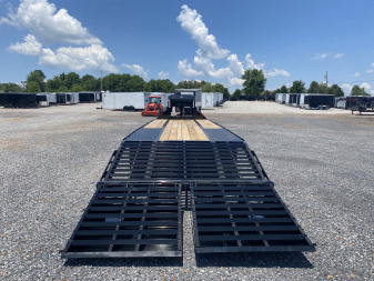 New 2026 MAXXD 102"X30' 25K Gooseneck Flatbed Trailer *ENGINEERED FRAME*