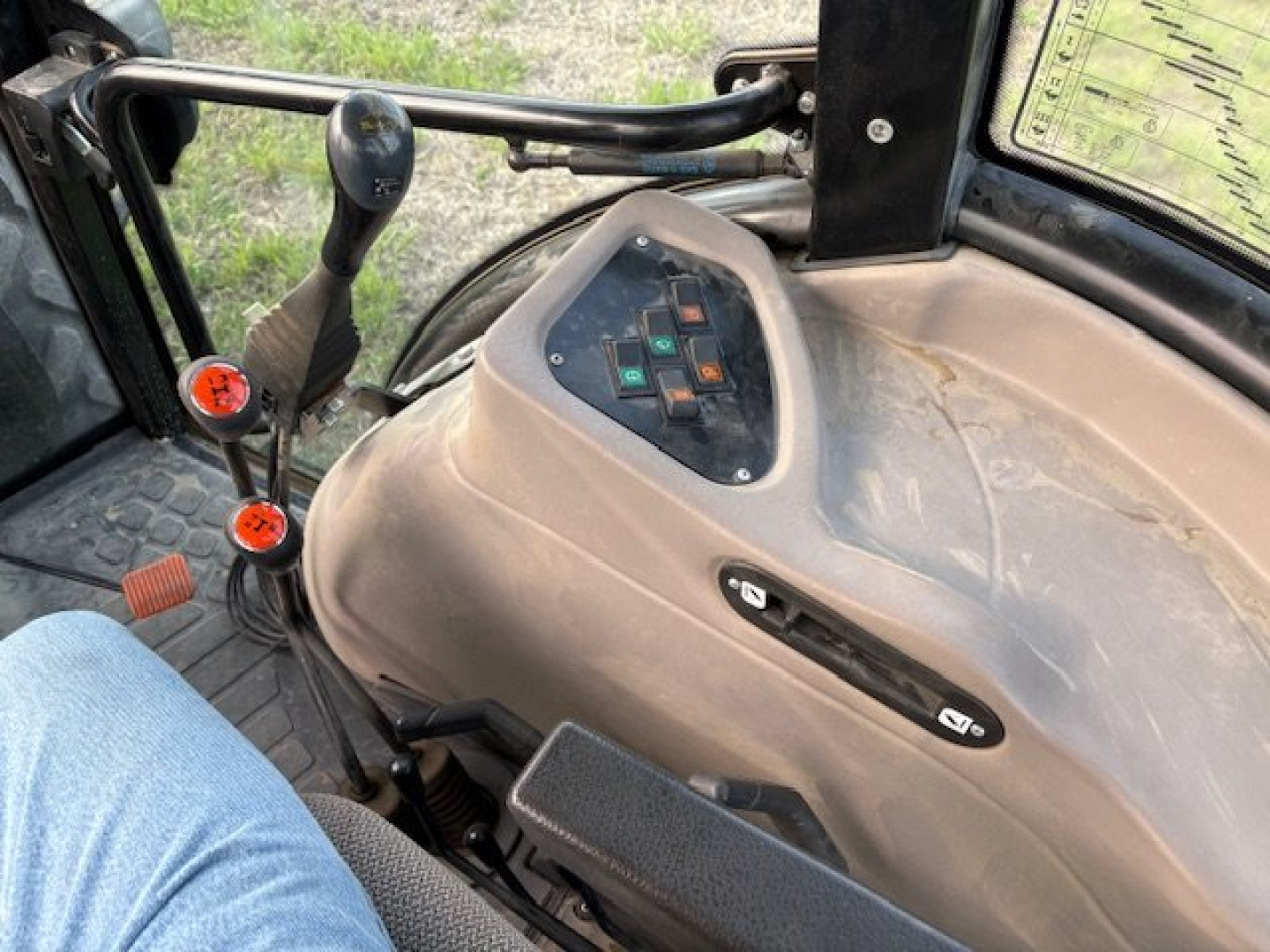 Used 2010 Case / Farmall 95 4wd Pre-Emissions Loader Tractor