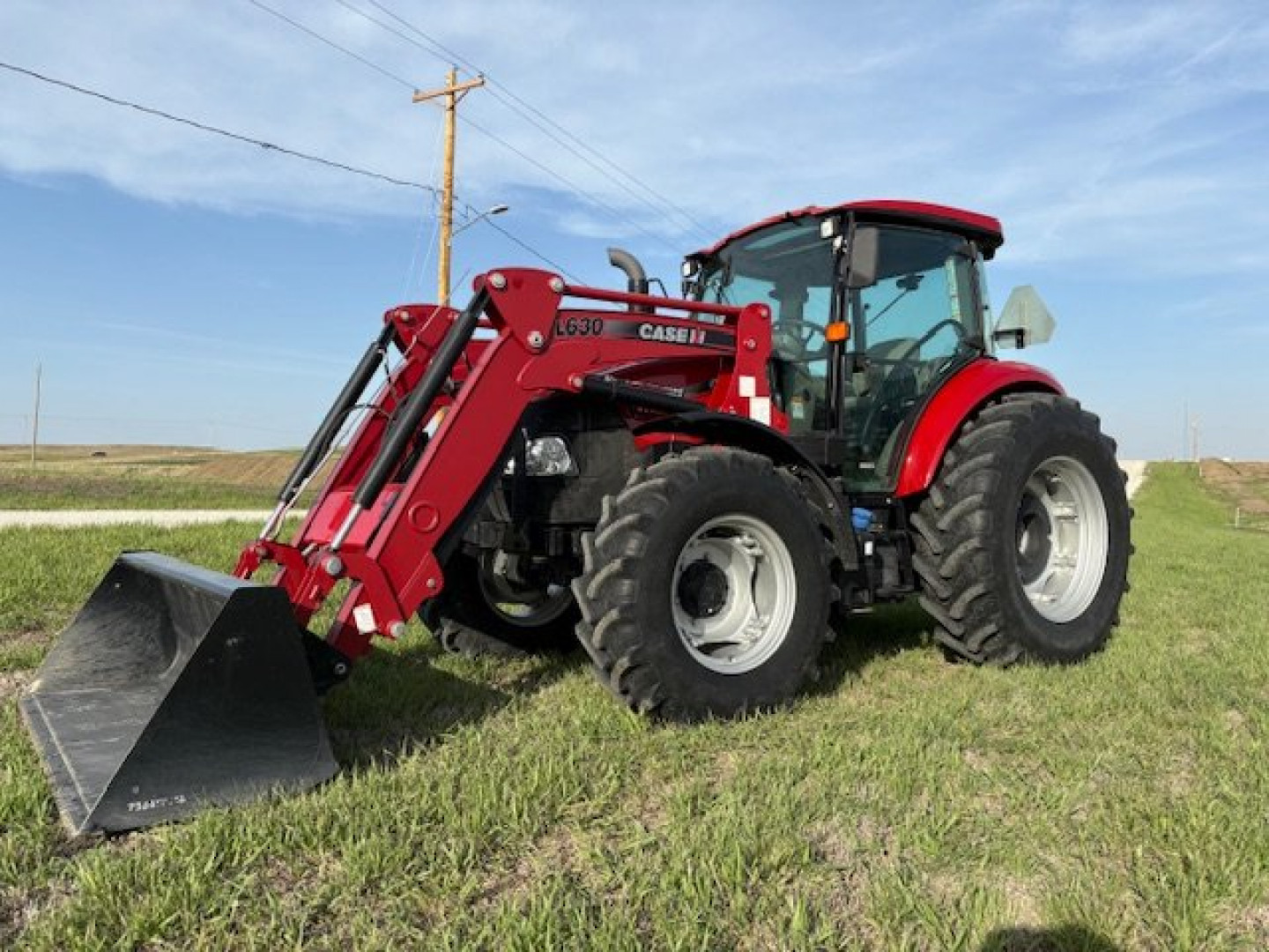 Used 2016 Case / Farmall 100C MFWD Loader Tractor