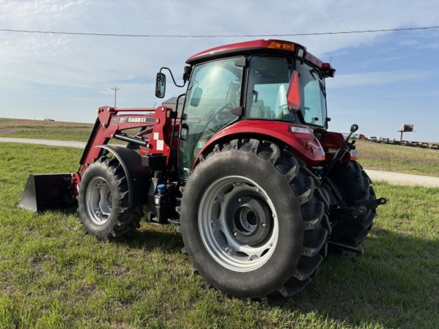 Used 2016 Case / Farmall 100C MFWD Loader Tractor