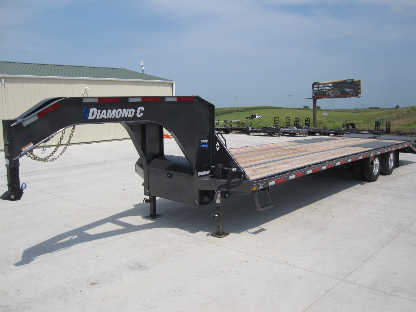 New 2025 Diamond C Trailers FMAX-212 102x32 Gooseneck Flatbed Trailer