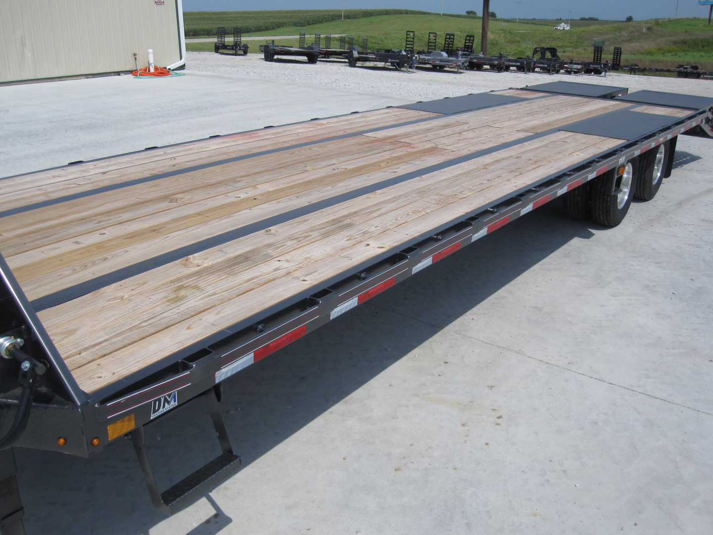 New 2025 Diamond C Trailers FMAX-212 102x32 Gooseneck Flatbed Trailer