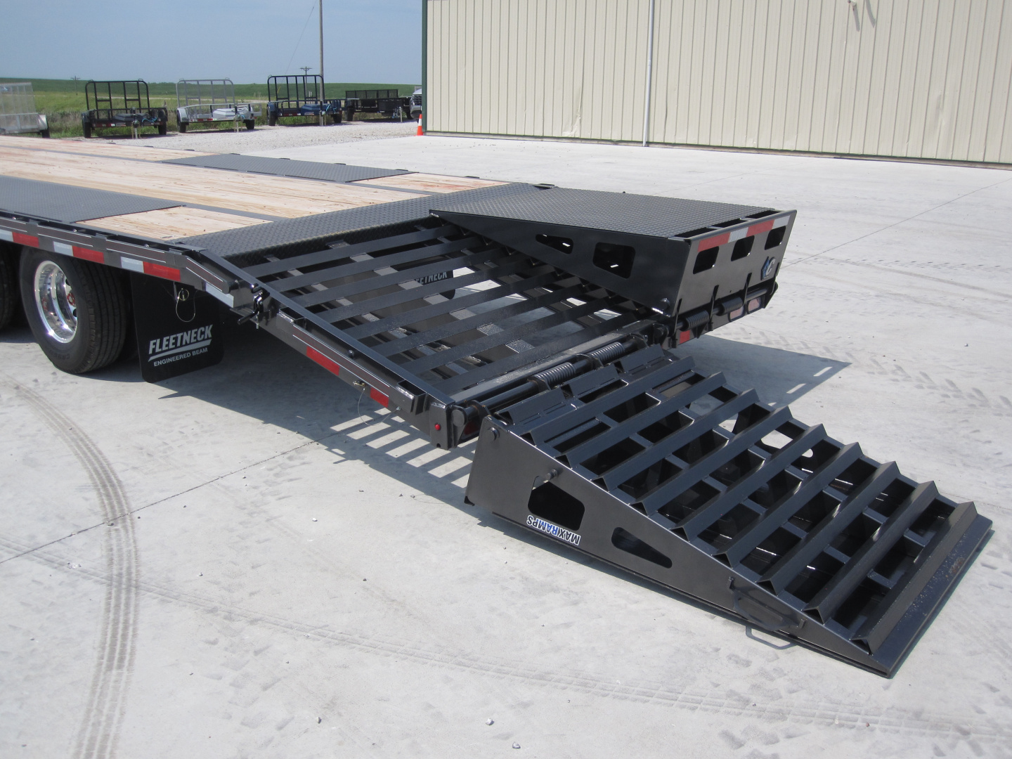 New 2025 Diamond C Trailers FMAX-212 102x32 Gooseneck Flatbed Trailer