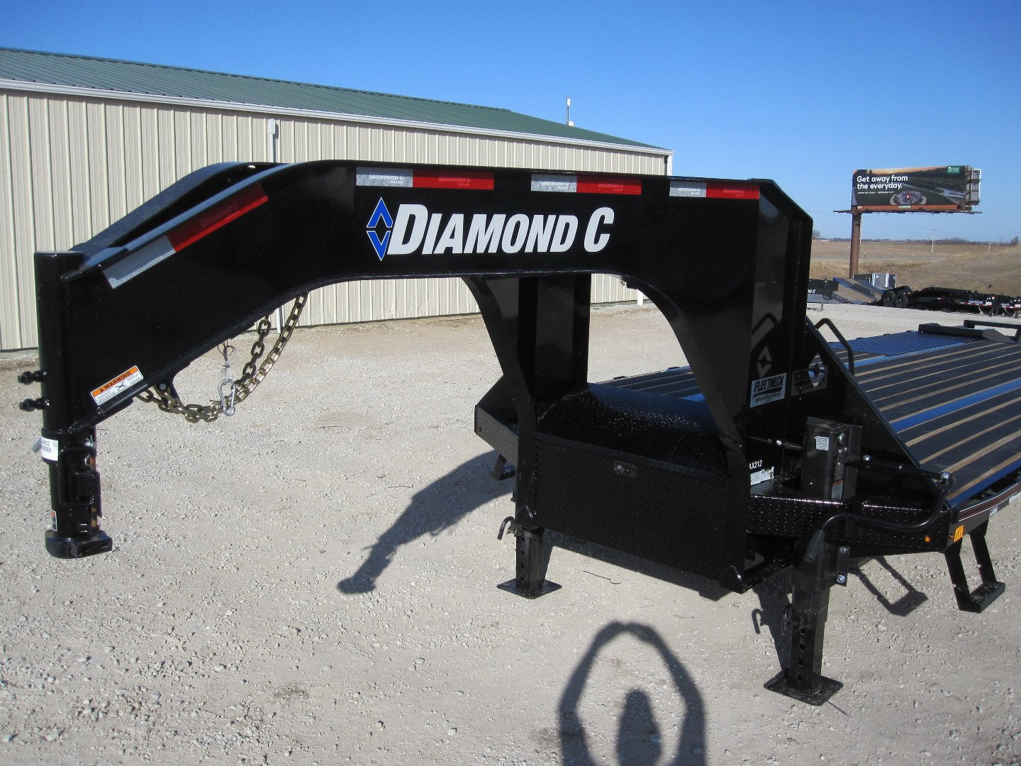 New 2024 Diamond C Trailers FMAX-212 102x25 Gooseneck Flatbed Trailer