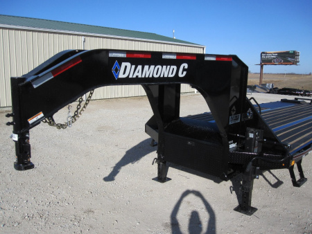 New 2024 Diamond C Trailers FMAX-212 102x25 Gooseneck Flatbed Trailer