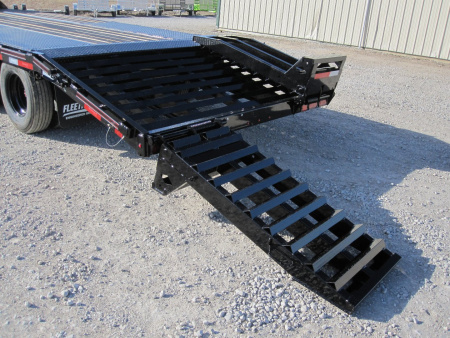 New 2024 Diamond C Trailers FMAX-212 102x25 Gooseneck Flatbed Trailer
