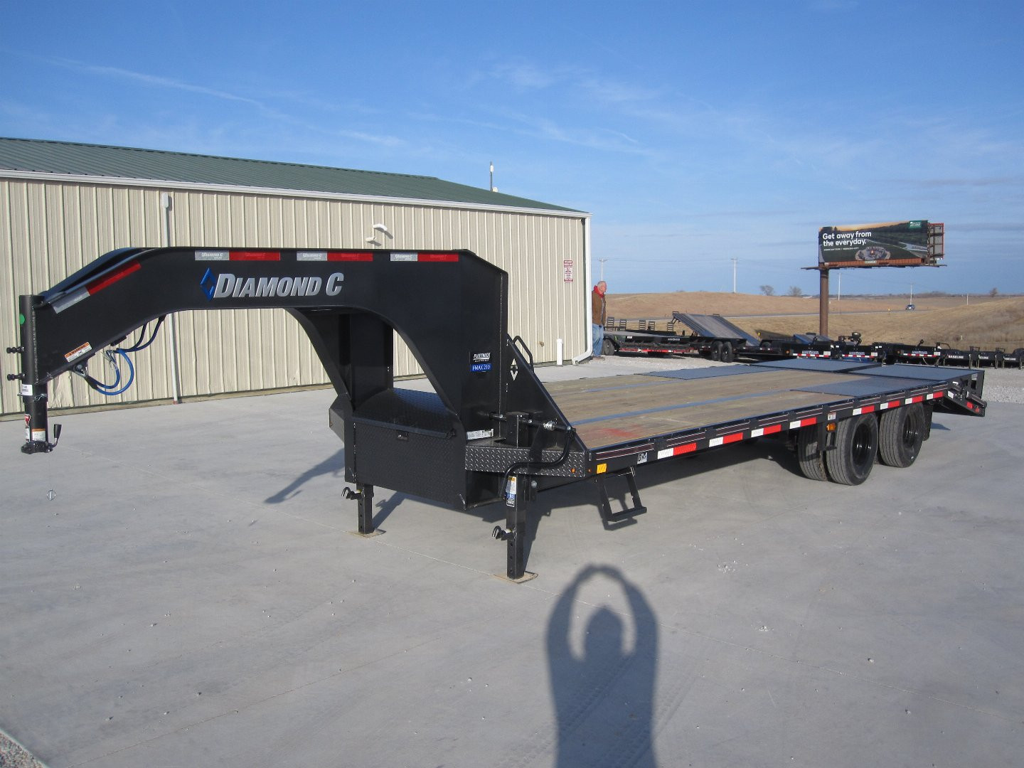 New 2025 Diamond C Trailers FMAX-210 102x25 Gooseneck Flatbed Trailer