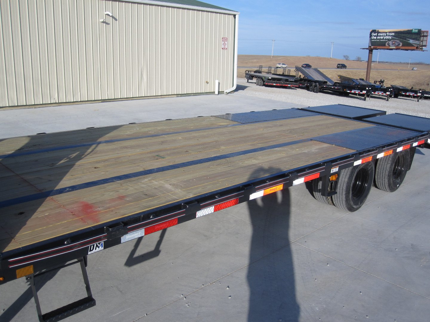 New 2025 Diamond C Trailers FMAX-210 102x25 Gooseneck Flatbed Trailer