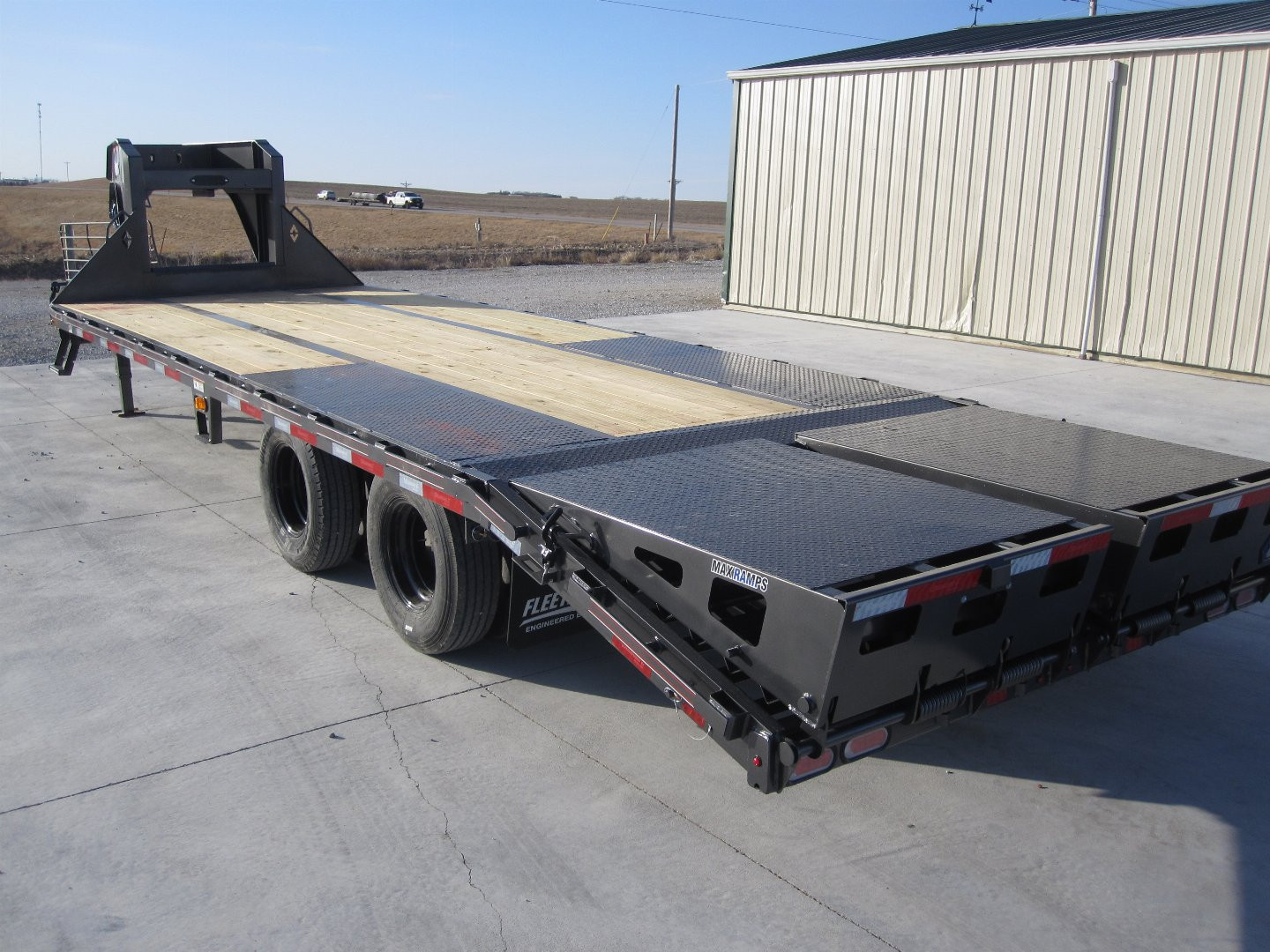 New 2025 Diamond C Trailers FMAX-210 102x25 Gooseneck Flatbed Trailer