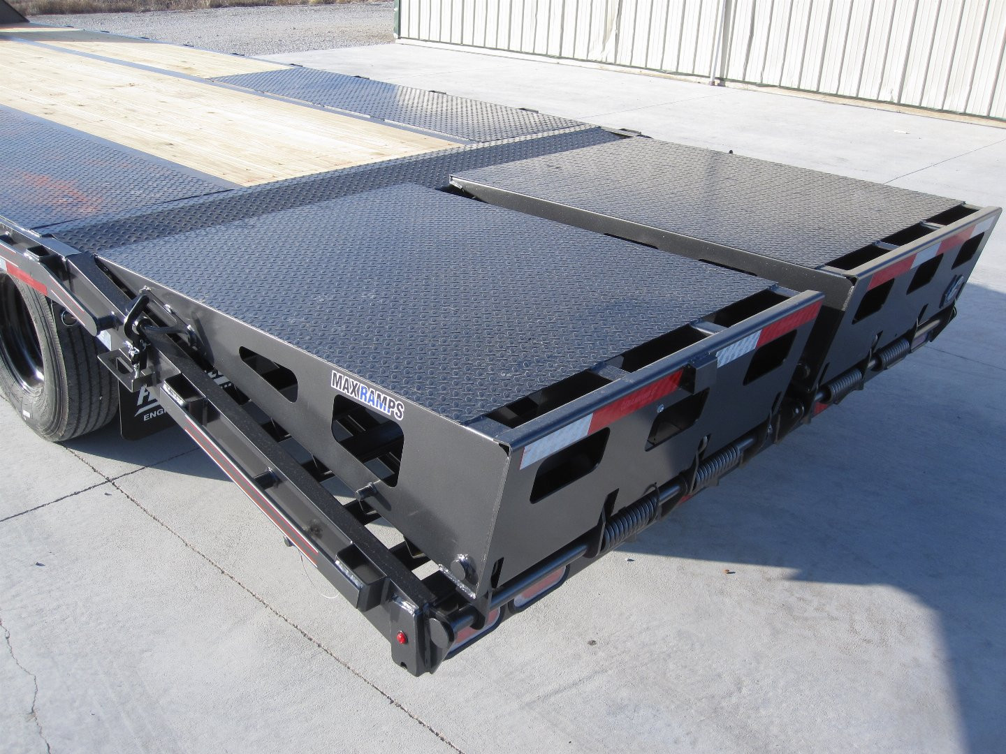 New 2025 Diamond C Trailers FMAX-210 102x25 Gooseneck Flatbed Trailer