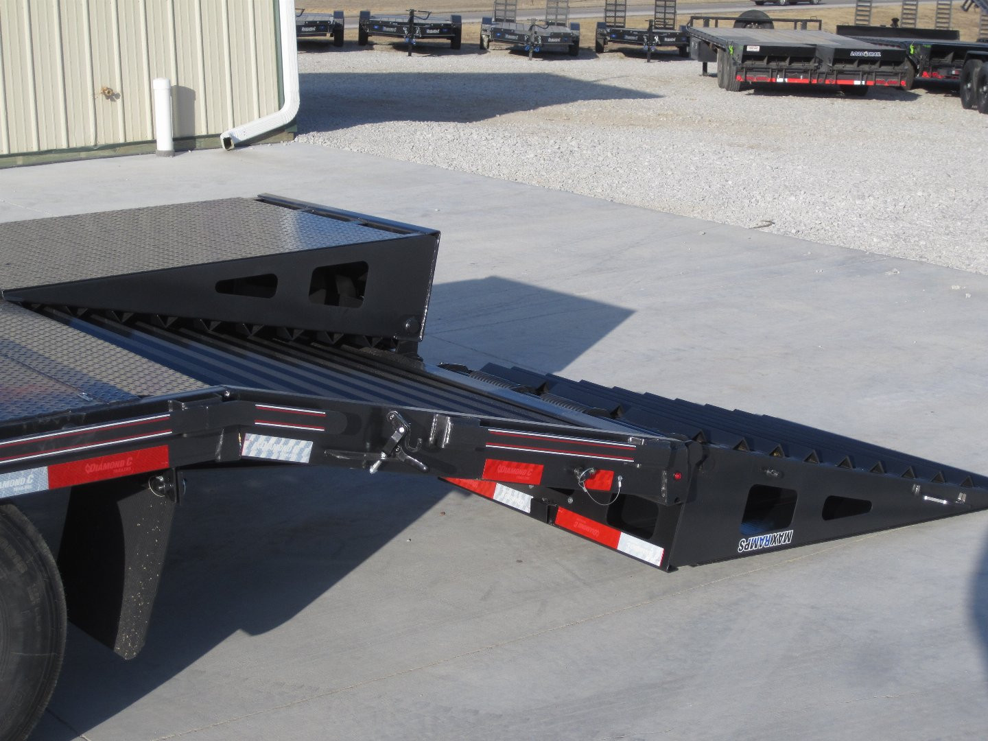 New 2025 Diamond C Trailers FMAX-210 102x25 Gooseneck Flatbed Trailer