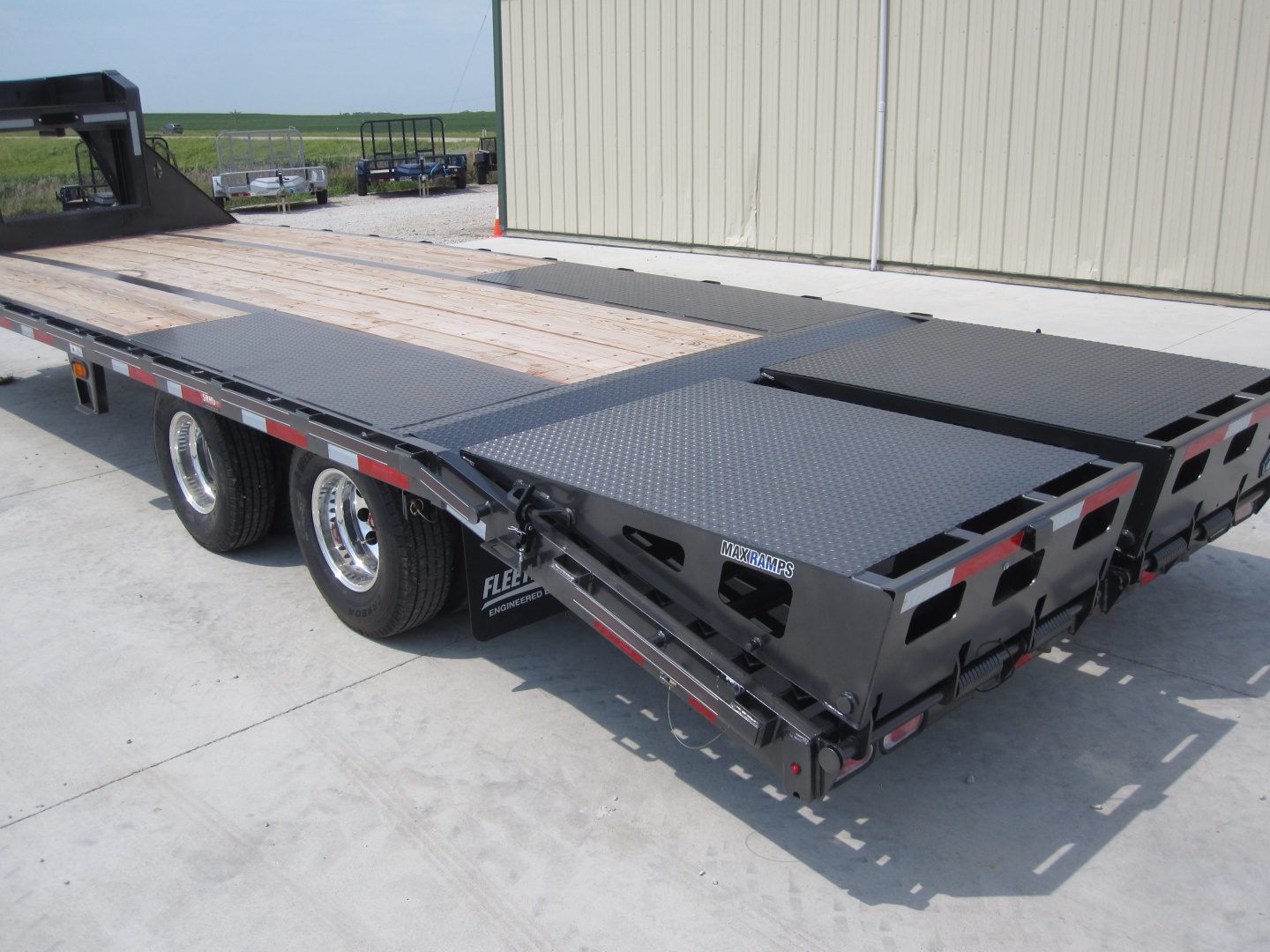 New 2025 Diamond C Trailers FMAX-210 102x25 Gooseneck Flatbed Trailer