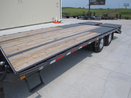 New 2025 Diamond C Trailers FMAX-210 102x25 Gooseneck Flatbed Trailer