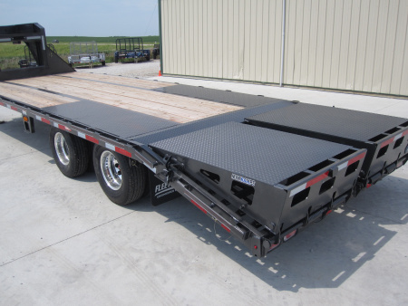New 2025 Diamond C Trailers FMAX-210 102x25 Gooseneck Flatbed Trailer