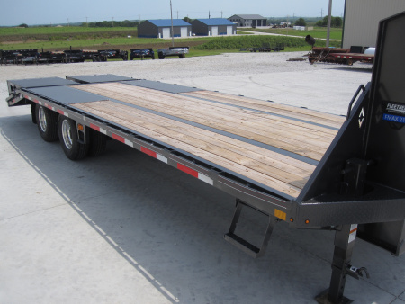 New 2025 Diamond C Trailers FMAX-210 102x25 Gooseneck Flatbed Trailer