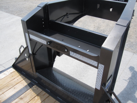 New 2025 Diamond C Trailers FMAX-210 102x25 Gooseneck Flatbed Trailer