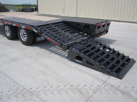 New 2025 Diamond C Trailers FMAX-210 102x25 Gooseneck Flatbed Trailer