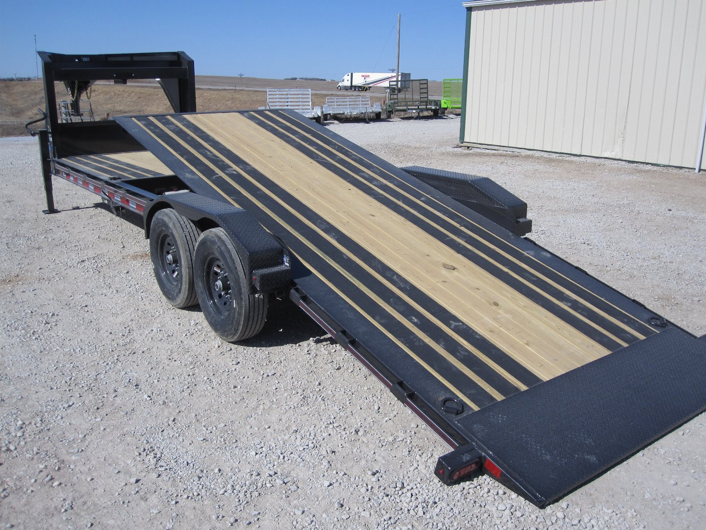 New 2024 Diamond C Trailers HDT-207 82x26 Gooseneck Tilt Trailer