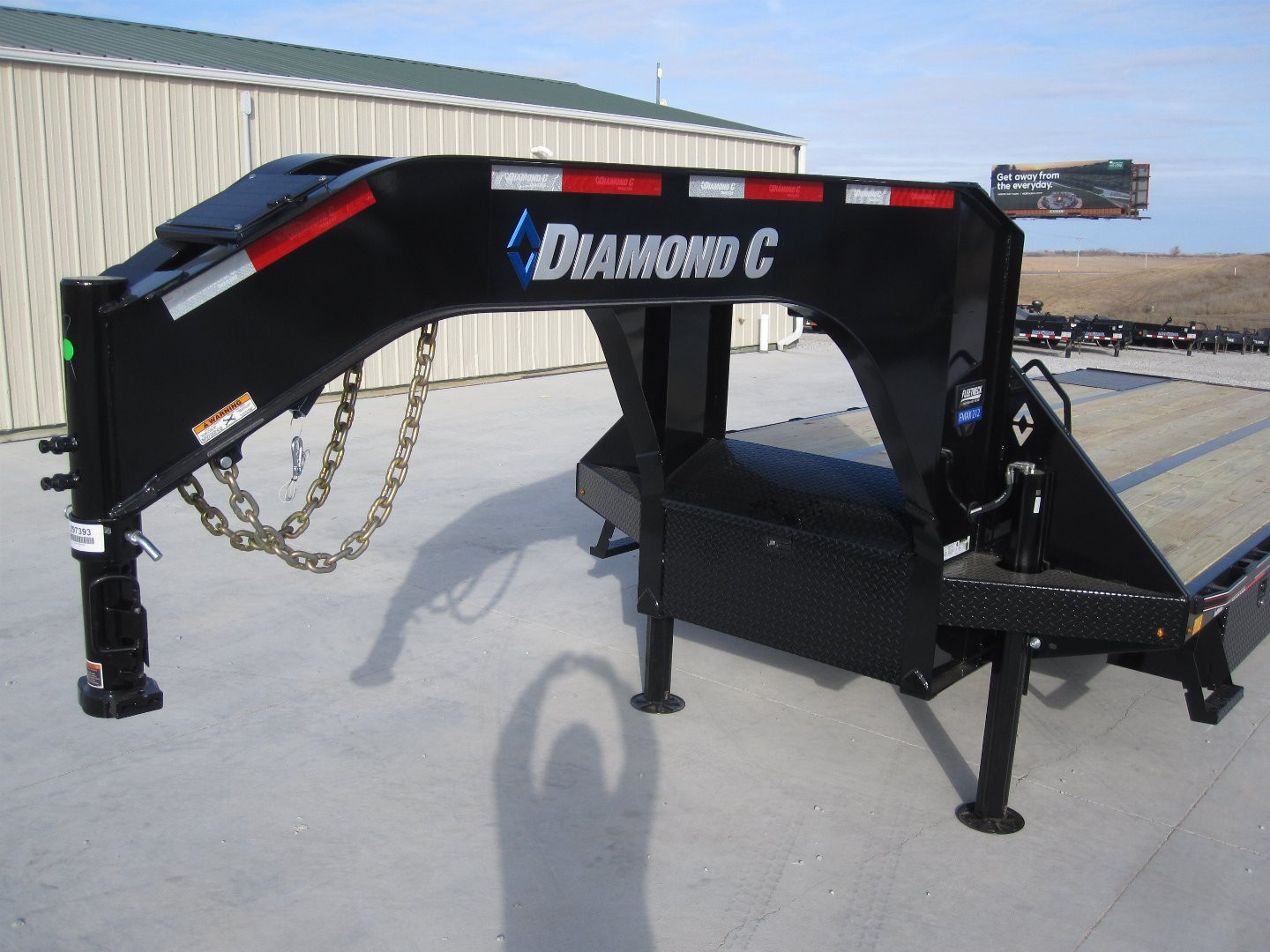 New 2026 Diamond C Trailers 102x32 FMAX-212 Hydraulic Dove Flatbed Trailer