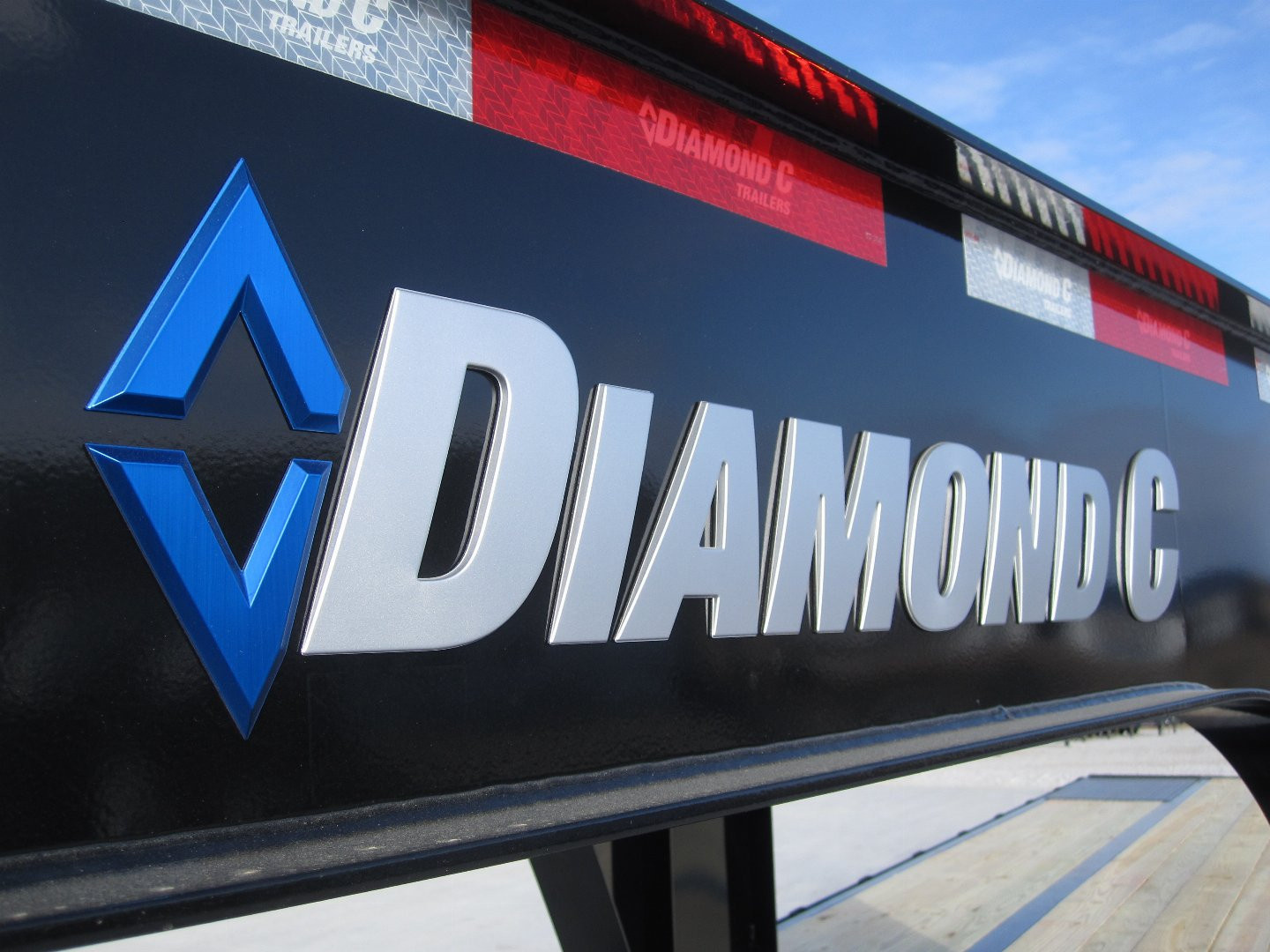 New 2026 Diamond C Trailers 102x32 FMAX-212 Hydraulic Dove Flatbed Trailer