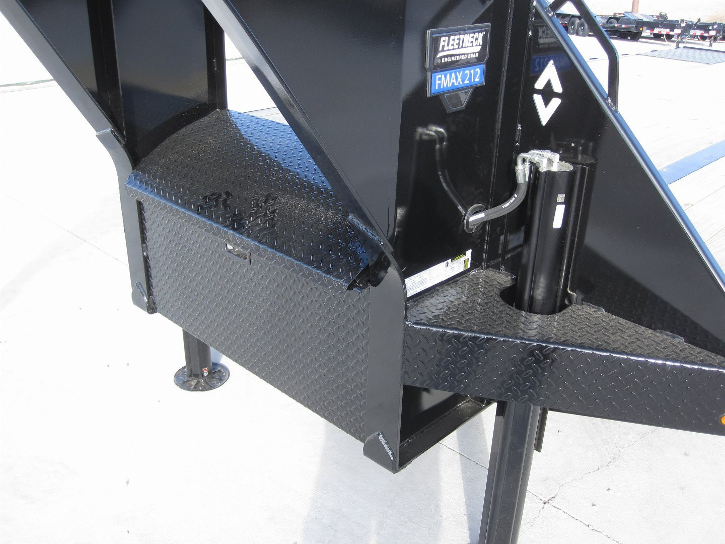 New 2026 Diamond C Trailers 102x32 FMAX-212 Hydraulic Dove Flatbed Trailer