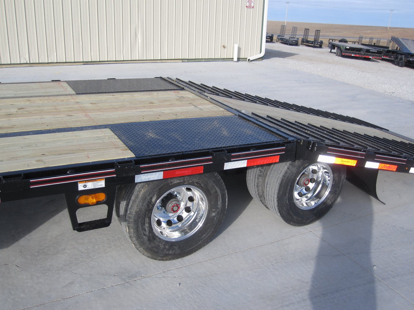 New 2026 Diamond C Trailers 102x32 FMAX-212 Hydraulic Dove Flatbed Trailer