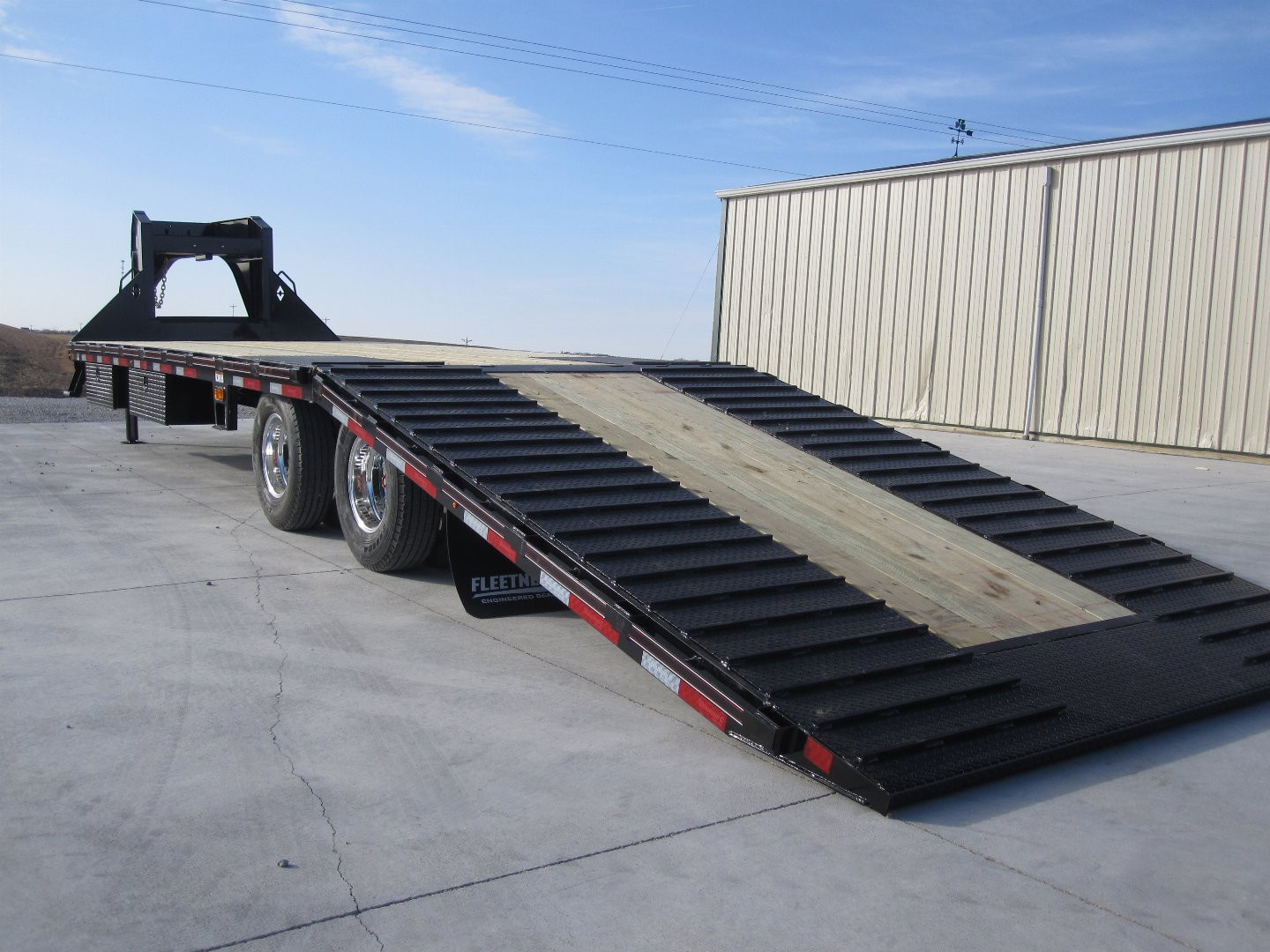 New 2026 Diamond C Trailers 102x32 FMAX-212 Hydraulic Dove Flatbed Trailer