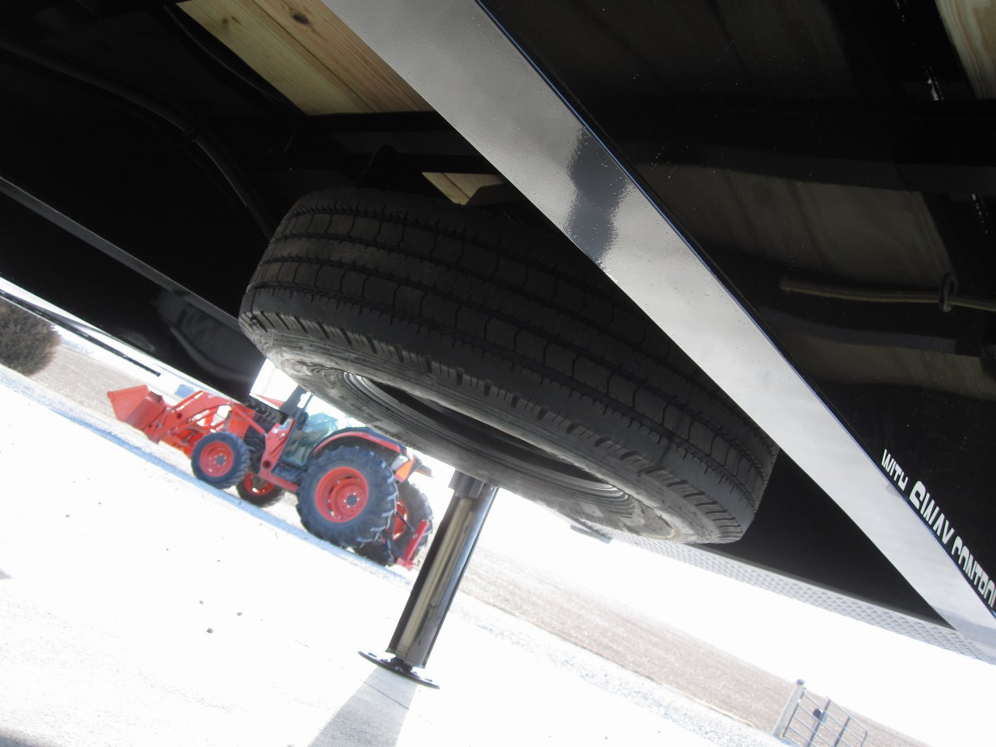 New 2026 Diamond C Trailers 102x32 FMAX-212 Hydraulic Dove Flatbed Trailer